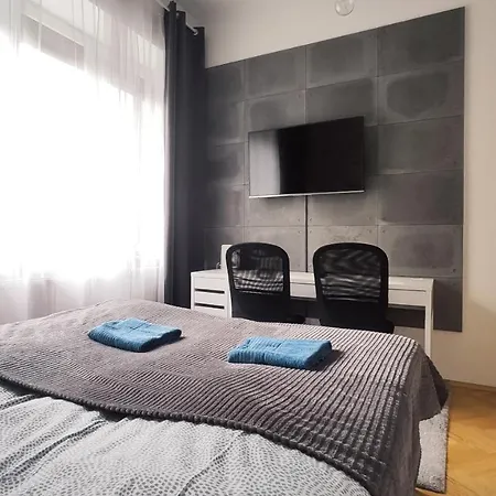 Apartment Slowackiego 18 *